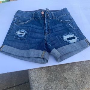 Kiki LaRue Distressed Blue Jean short Sz 3/4